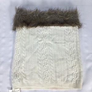 NWT Talbots Cable Knit Ivory Scarf with Faux Fur.